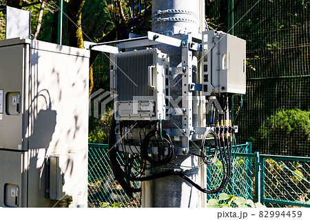 KDDI au 携帯電話基地局の通信設備 KDDI au 携帯電話基地局の通信設備 82994459