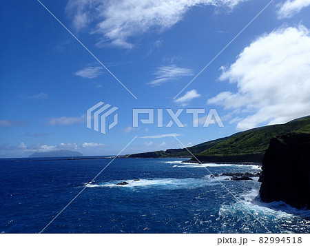 三宅島から見える御蔵島 三宅島から見える御蔵島 82994518