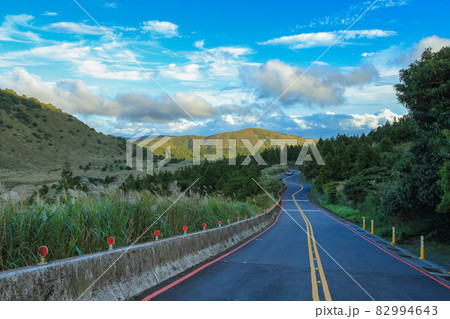 すすき 草 金色 82994643