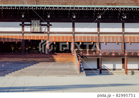 歴史の舞台　京都御所 82995751
