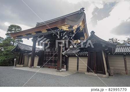 歴史の舞台　京都御所 82995770