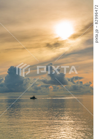 夜明けの海 夜明けの海 82996472