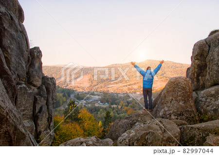 man traveler man traveler 82997044