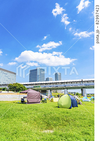 【東京都】世田谷区立兵庫島公園から見る二子玉川の街並み 82997423