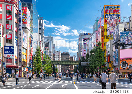 《東京都》秋葉原の電気街・歩行者天国 83002418