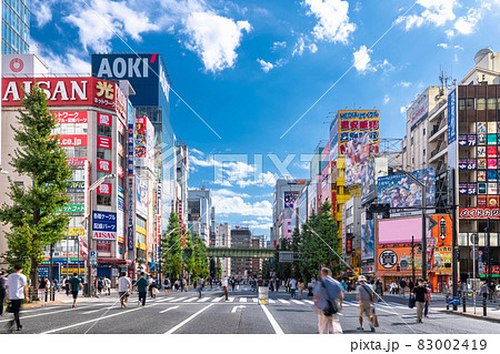 《東京都》秋葉原の電気街・歩行者天国 83002419