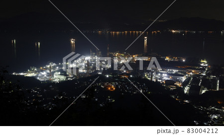 広島県呉市の三津峰山展望台から見た日本製鉄の瀬戸内製鉄所呉地区＝操業中の2021年9月撮影＝ 83004212