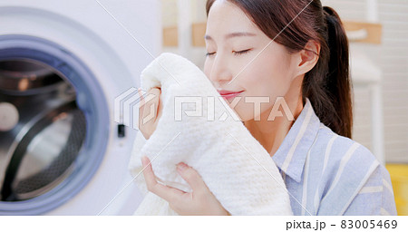 Asian housewife smell clean blanket Asian housewife smell clean blanket 83005469