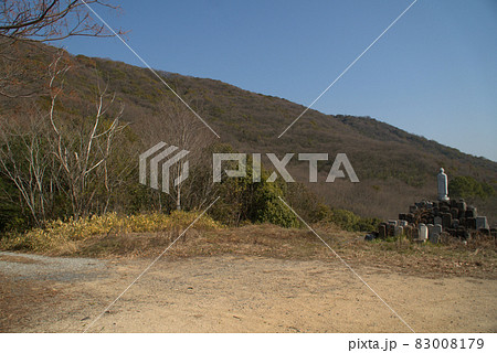 龍ノ口山の眺めとお地蔵さん 岡山県岡山市中区 龍ノ口山の眺めとお地蔵さん 岡山県岡山市中区 83008179