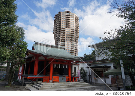 10月 港区1037麻布氷川神社本殿と元麻布ヒルズフォレストタワー・元麻布一丁目 10月 港区1037麻布氷川神社本殿と元麻布ヒルズフォレストタワー・元麻布一丁目 83010764