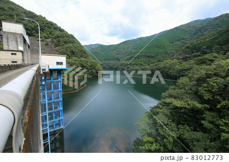 愛媛県宇和島市　山財ダム 83012773