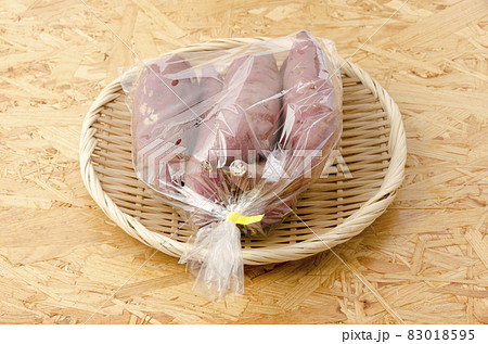 さつまいも(紅はるか)袋入り さつまいも(紅はるか)袋入り 83018595