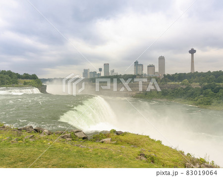 カナダ / アメリカ ナイアガラの滝 ｜ Niagara Falls, Canada / USA 83019064