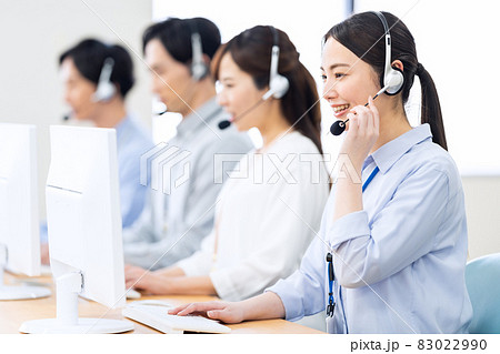 オペレーター テレフォンアポインター コールセンター サポートセンター ビジネスの写真素材
