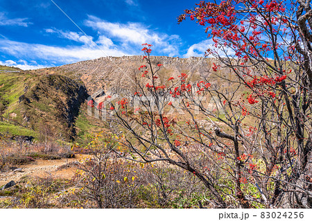 《群馬県》草津白根山の荒野・志賀草津道路の眺望 《群馬県》草津白根山の荒野・志賀草津道路の眺望 83024256