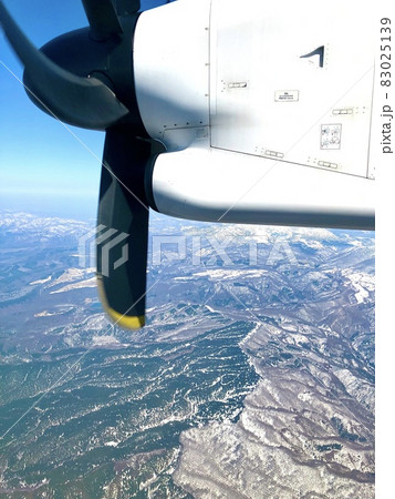 青森市高田上空より青森方面を臨む　ANAプロペラ機 83025139
