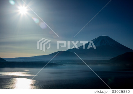 本栖湖からの富士山風景 83026880