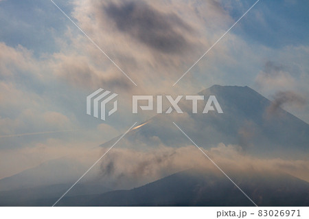 精進湖からの富士山風景 83026971