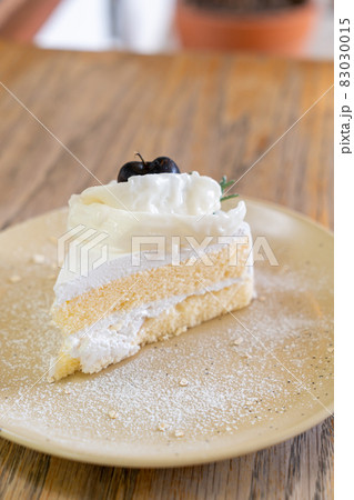 coconut cake on plate 83030015