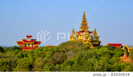 Ancient Buddhist temple in Bagan, Myanmar 83030638