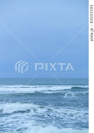 大きめの波 83033595