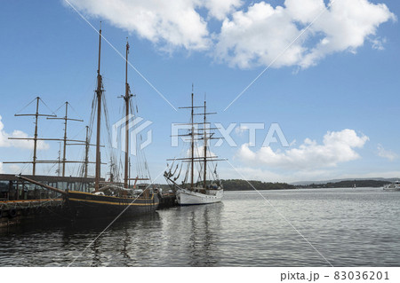 Old vessels moored 83036201