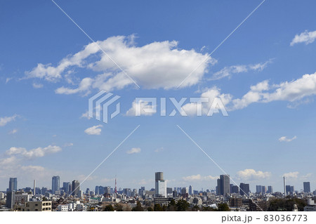東京都心の空の雲 83036773