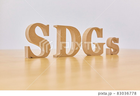 SDGsの木製のアルファベット 83036778