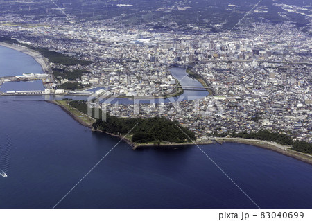 静岡県沼津市の狩野川河口付近を空撮 静岡県沼津市の狩野川河口付近を空撮 83040699