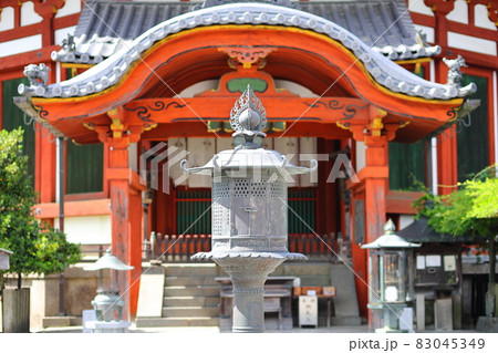 南円堂の前の金銅灯篭／興福寺 83045349