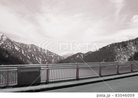 アルペンルート黒部ダム 83046009