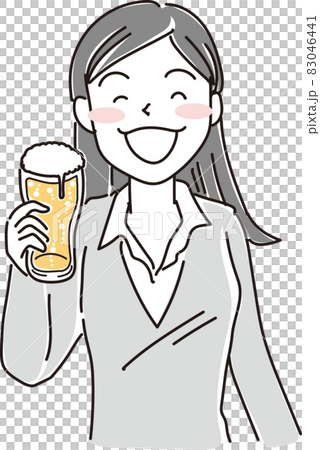 グラスビール持ってニコニコな若いOL風女性 83046441