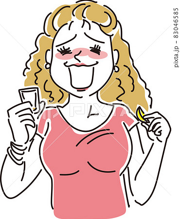 テキーラ飲んでプハァな派手目の女性 83046585