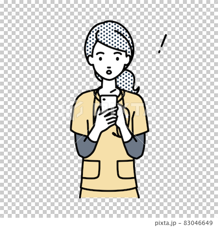 立ってスマートフォンを操作して何かに気づいて驚いた看護師の女性 83046649