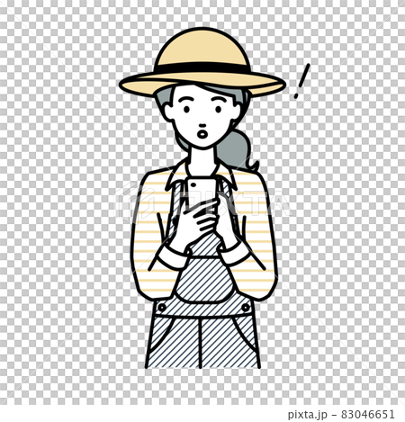 立ってスマートフォンを操作して何かに気づいて驚いた農家の女性 83046651
