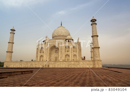 インド アグラ 世界遺産 タージ・マハル / Taj Mahal, Agra, India インド アグラ 世界遺産 タージ・マハル / Taj Mahal, Agra, India 83049104