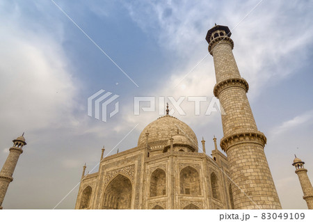 インド アグラ 世界遺産 タージ・マハル / Taj Mahal, Agra, India インド アグラ 世界遺産 タージ・マハル / Taj Mahal, Agra, India 83049109