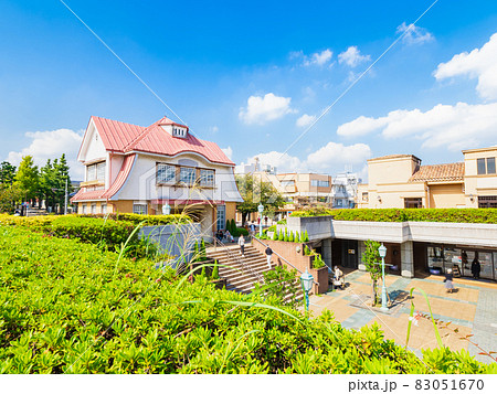 田園調布駅　旧駅舎と駅前風景 83051670