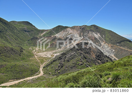 三俣山登山「登山道から望む久住山・星生山と北千里ヶ浜」 83051860