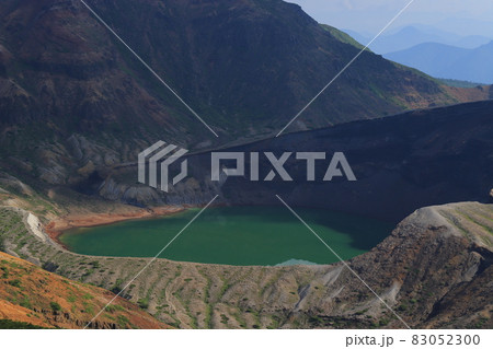 蔵王山と蔵王の御釜 蔵王山と蔵王の御釜 83052300