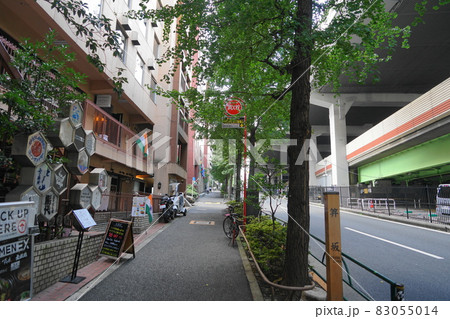 10月　港区1083笄坂･六本木通り 83055014