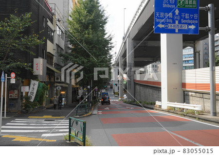 10月　港区1082霞坂･六本木通り 83055015