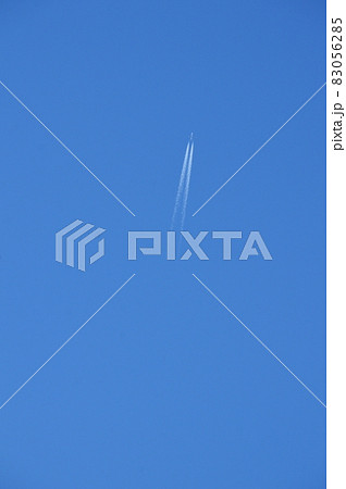 青空･ひこうき雲（秩父ミューズパーク／埼玉県秩父市） 83056285