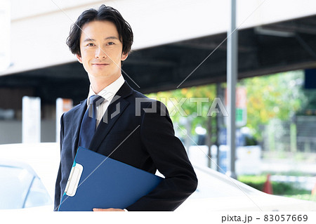 ファイルを持つセールスマン ファイルを持つセールスマン 83057669