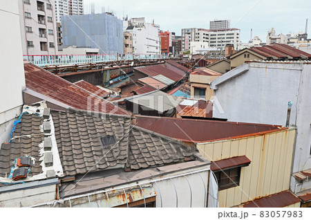 再開発前の旦過市場外観 83057983