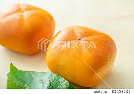 秋の味覚　富有柿 83058232