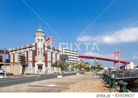 晴天の若松南海岸通り 福岡県北九州市 晴天の若松南海岸通り 福岡県北九州市 83058637