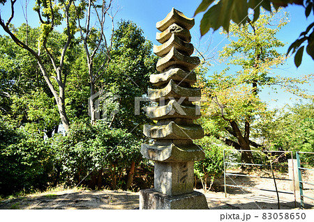 福聚山・慈眼寺(野崎観音)石造九重層塔 【大阪府大東市野崎】 福聚山・慈眼寺(野崎観音)石造九重層塔 【大阪府大東市野崎】 83058650