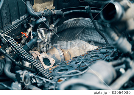 Diesel particulate filter. DPF under the hood 83064080