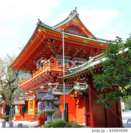 神田神社の隨神門　東京都千代田区外神田 83064696